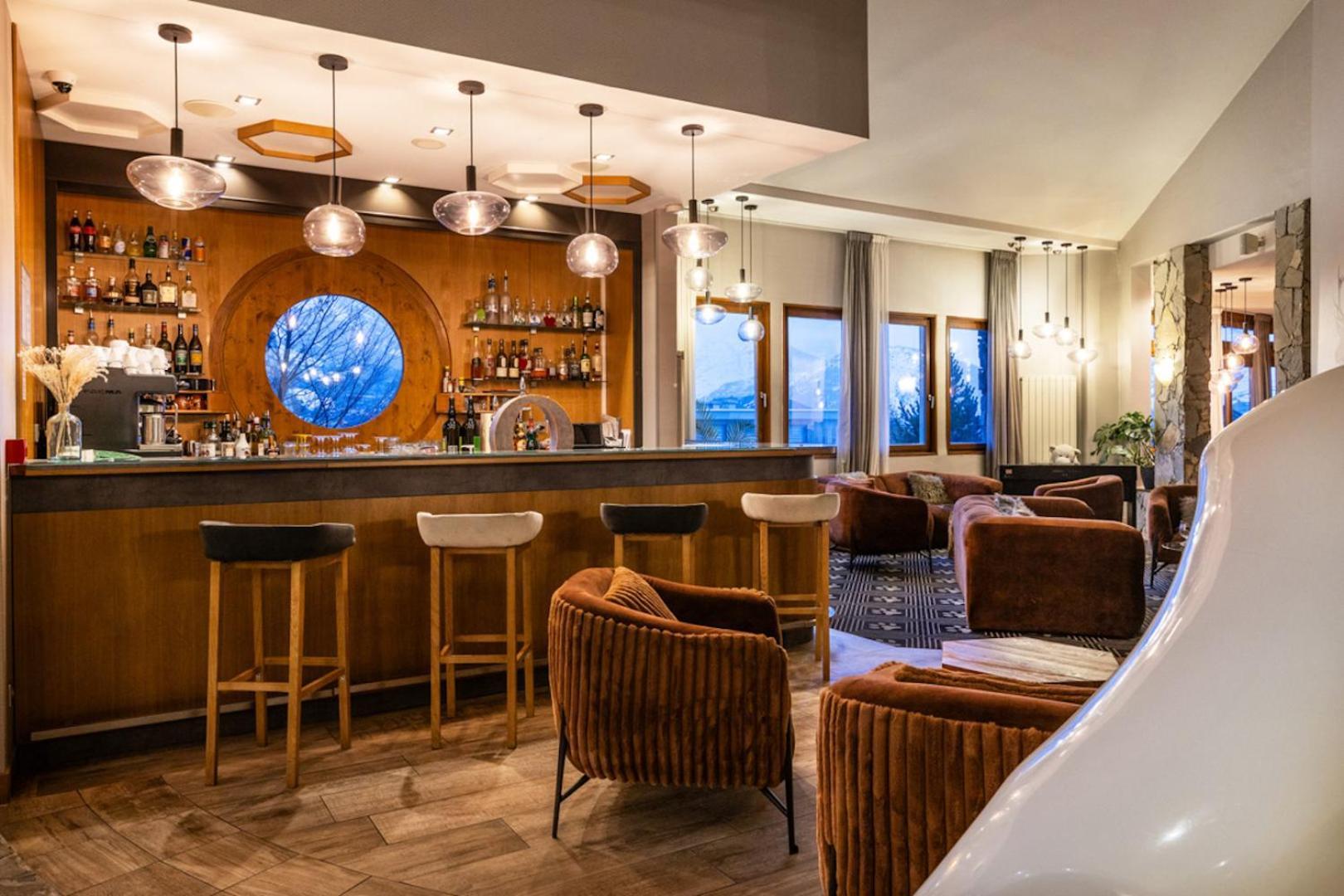 Royal Ours Blanc Boutique Hotel & Spa Alpe d'Huez Exterior photo
